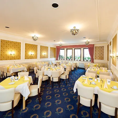 Zur Post Hotel 3*