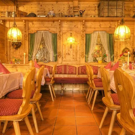 Zur Post Hotel 3*